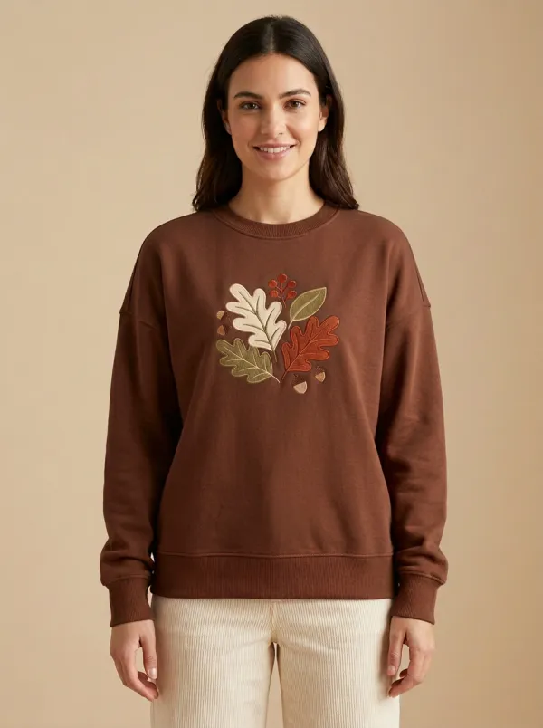 Oak Leaf Acorn Embroidered Women's Graphic Sweatshirt