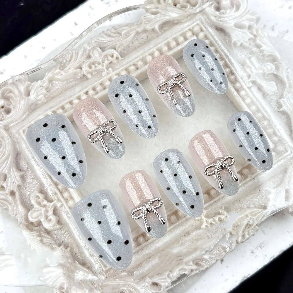 Nailhour 30Pcs Cat Eye Vintage 3D Gilded  Grey Gradient Short Almond Press On Nails