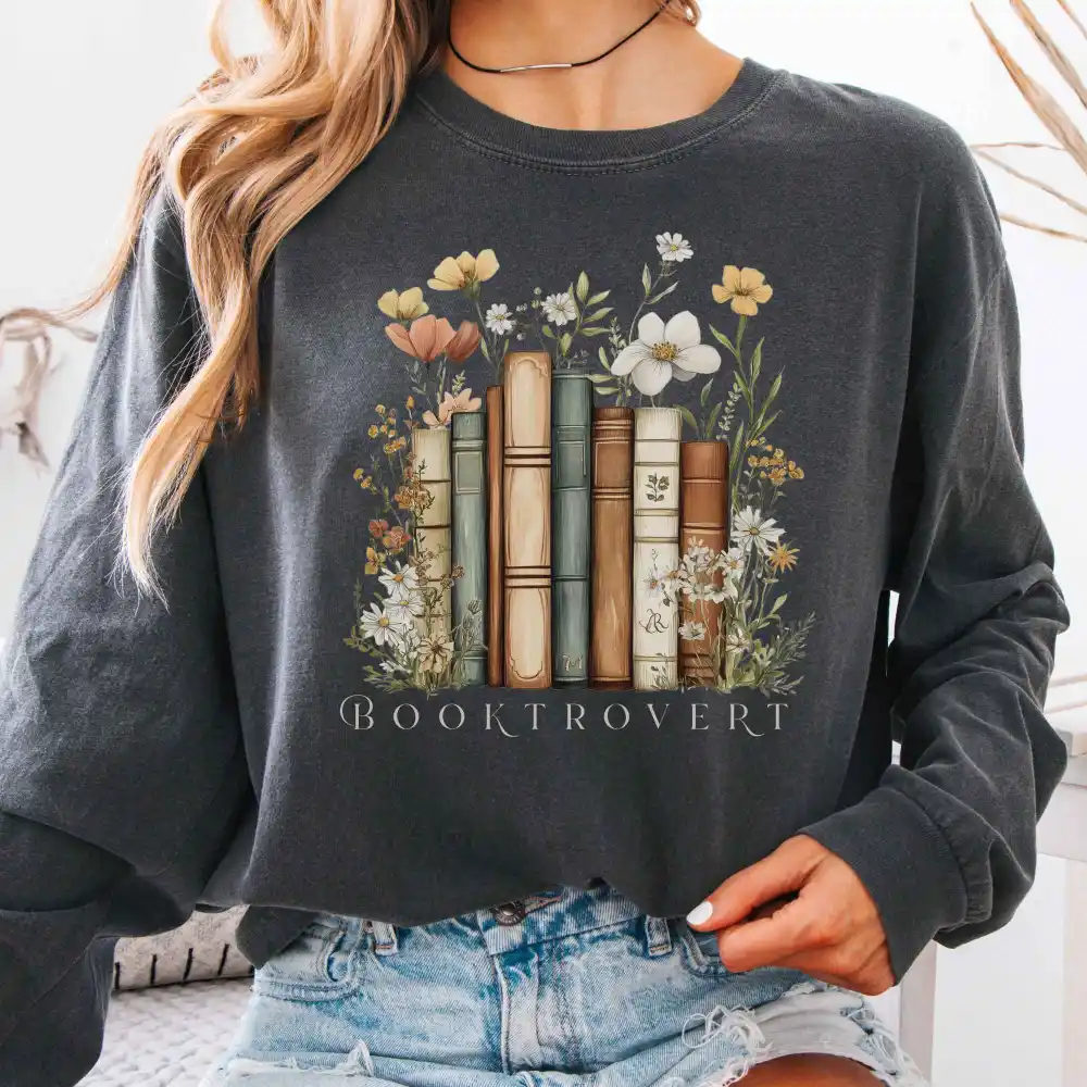 Booktrovert Long Sleeve T-Shirt