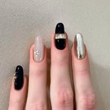 Nailhour 10Pcs French Rhinestone Minimalist Short Oval Press On Nails