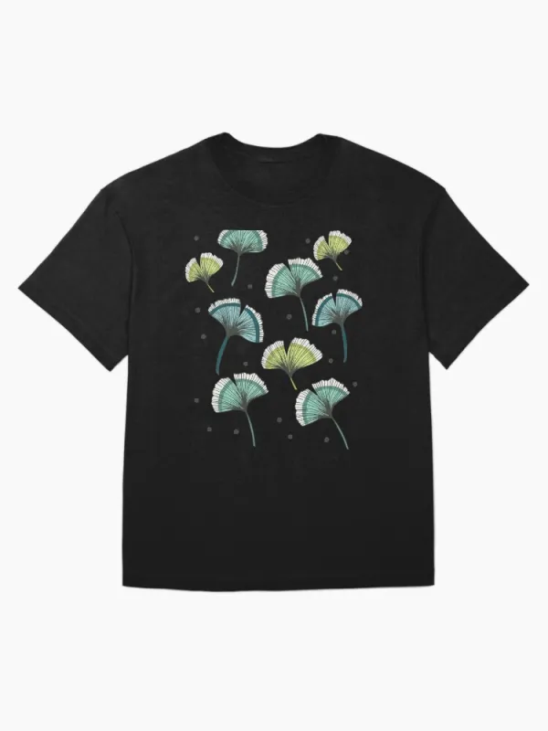 leaves pattern with ginko leaves Oversized T-Shirt