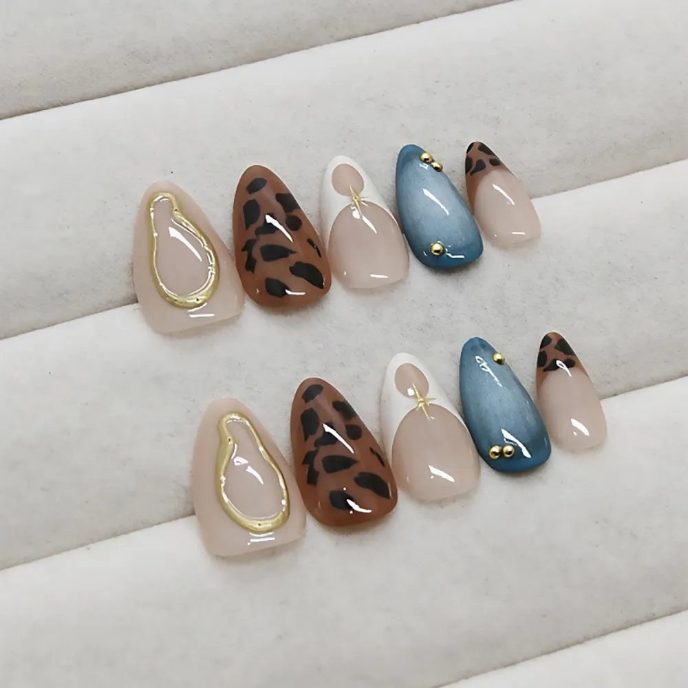 Nailhour 24Pcs French Vintage Gilded  Medium Almond Press On Nails