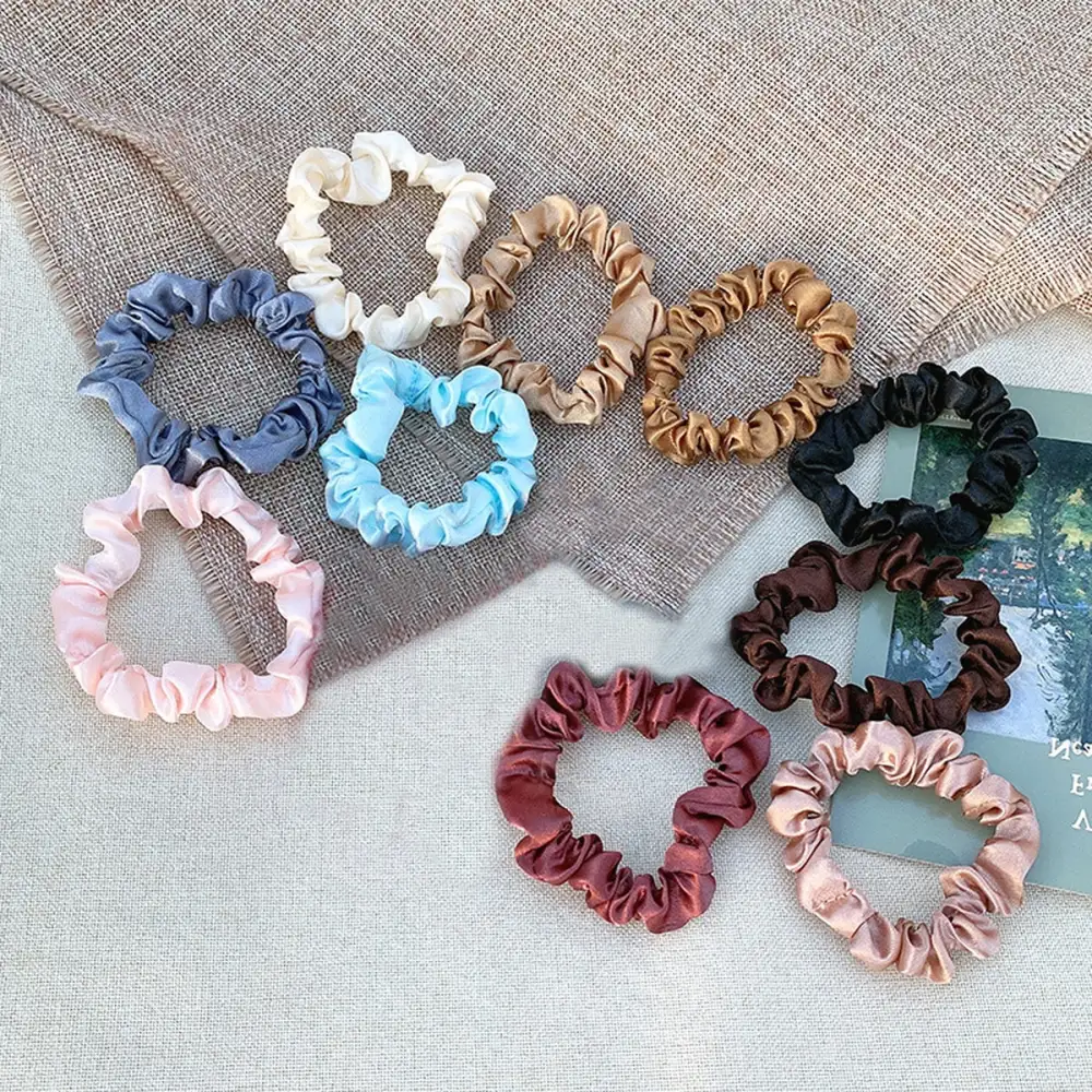 A Set Of Ten Detachable Vintage Hair Bands Made Of Satin Chiffon.
