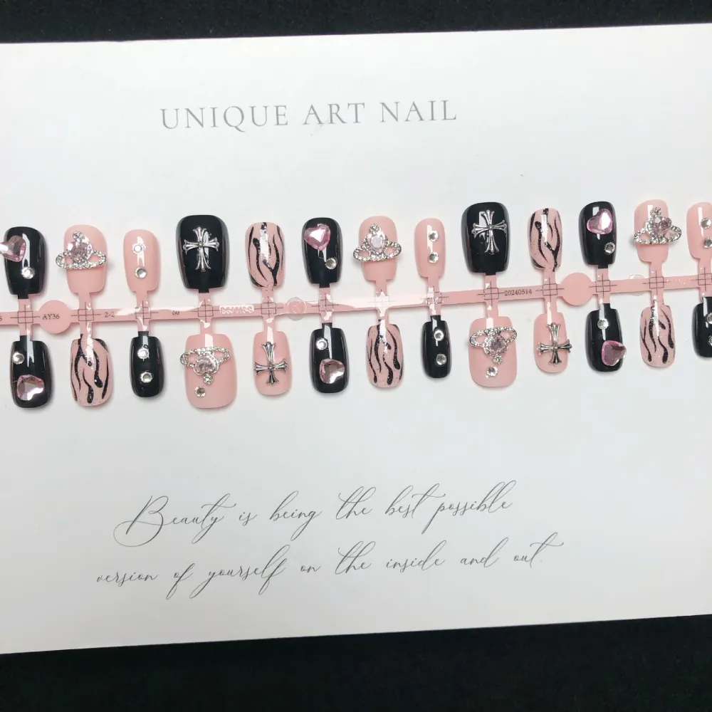 Nailhour 30Pcs Sweet and Cool Gothic Medium Square Press On Nails