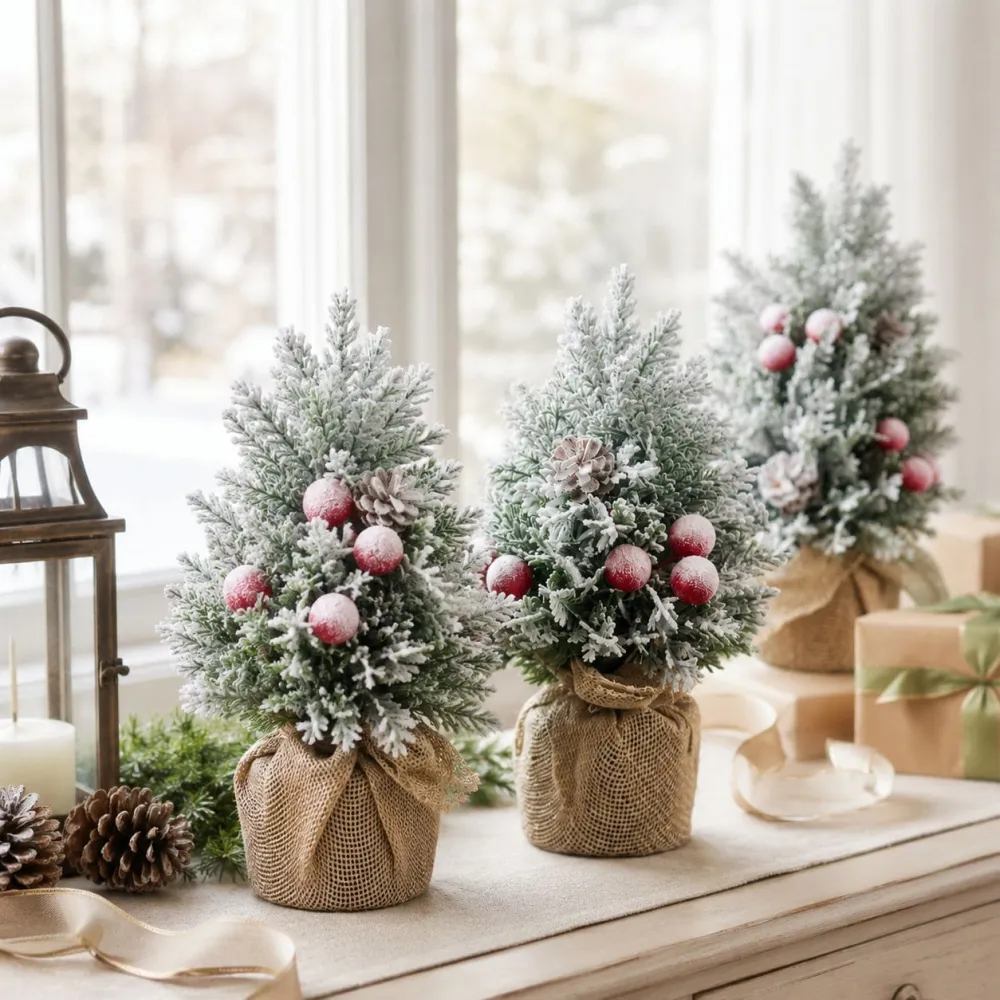 Christmas Tree Red Berry Ornament Scene Decoration