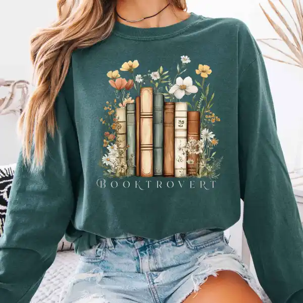 Booktrovert Long Sleeve T-Shirt