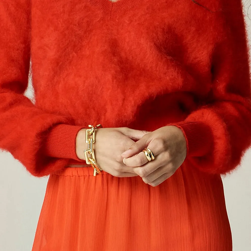 V-Neck Cashmere Cropped Sweaters