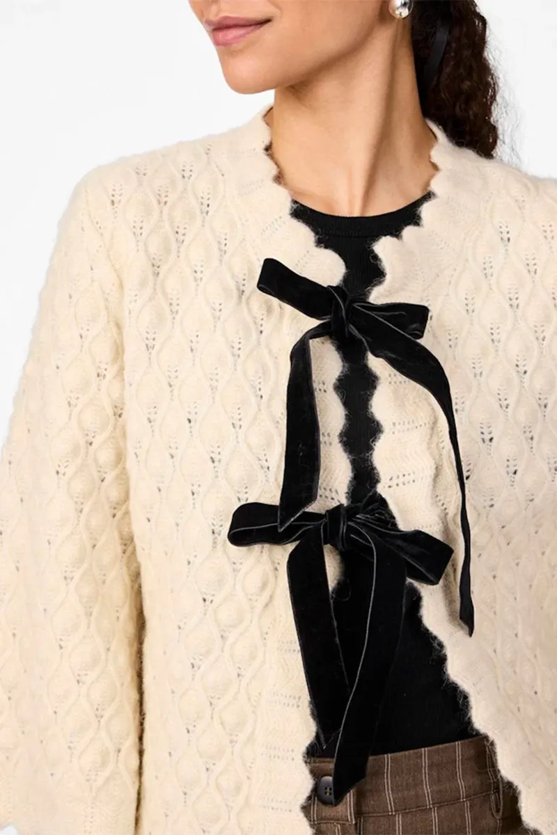 Bow Accentuated Cropped Knitwears