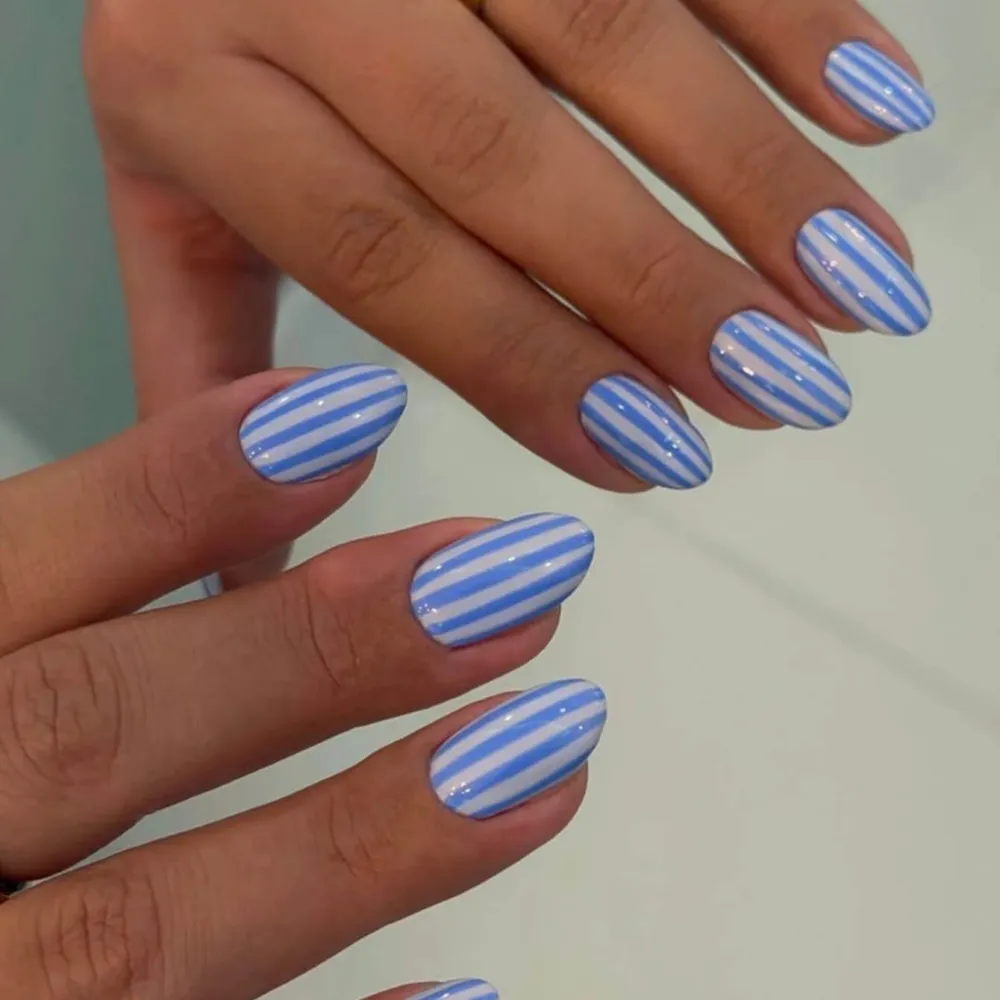 Nailhour 24Pcs Medium Almond Y2K Blue Striped Press On Nails