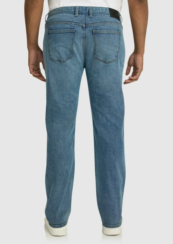 LIGHT BLUE STRAIGHT LEG JEANS WITH TIMELESS FIT FOR VERSATILE STYLING