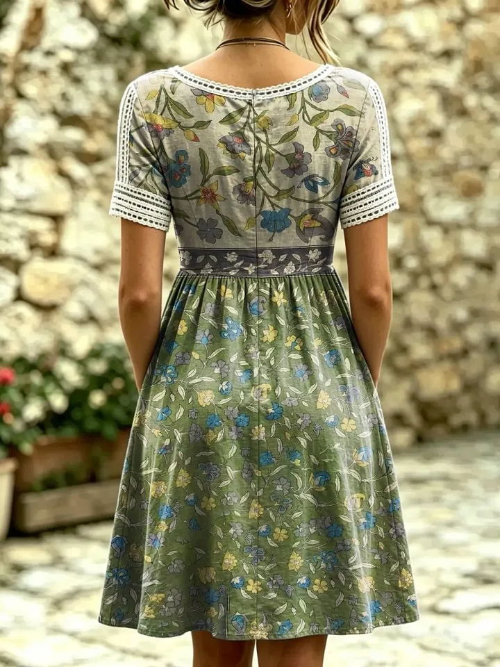 Women's Retro Floral Print Artistic Lace-trimmed Pocket Round-neck Short-sleeve Dress