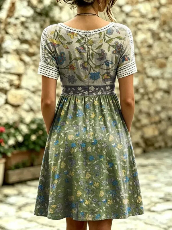 Women's Retro Floral Print Artistic Lace-trimmed Pocket Round-neck Short-sleeve Dress