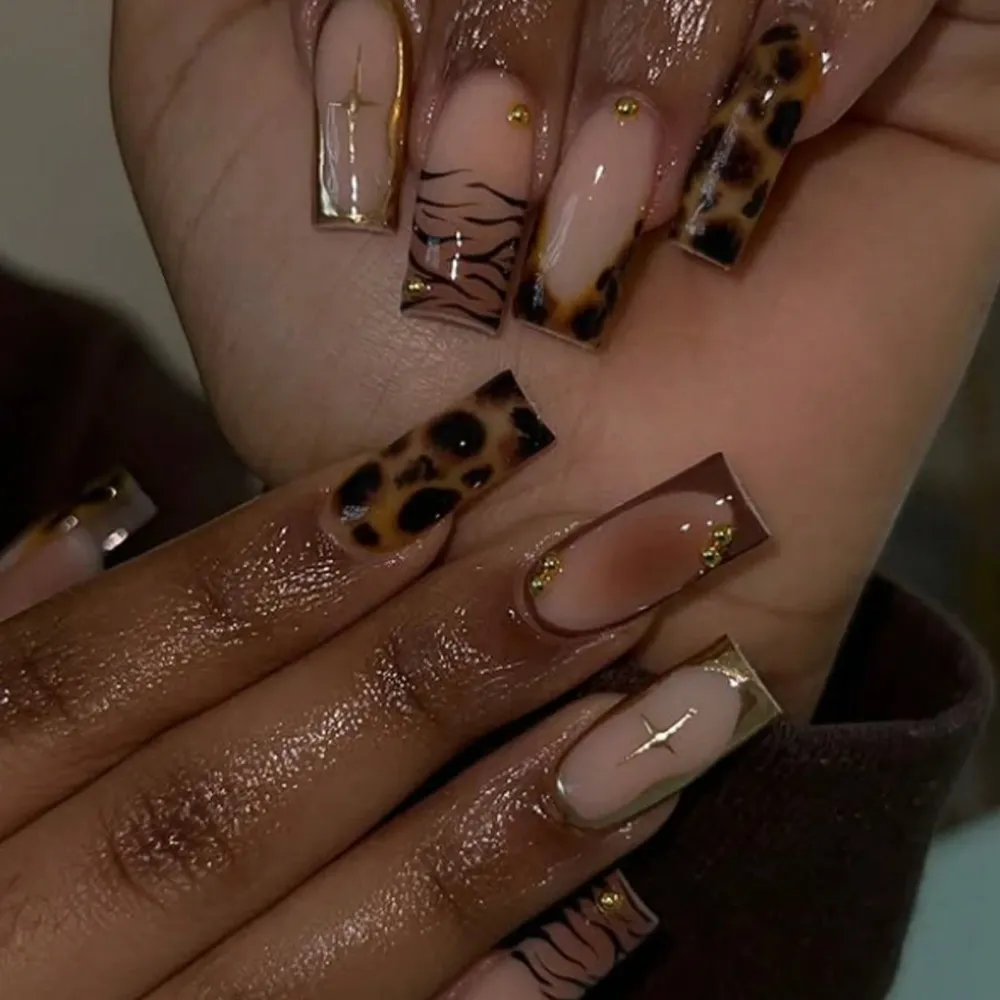 Nailhour 24Pcs Minimalist French Medium Leopard Print Press On Nails