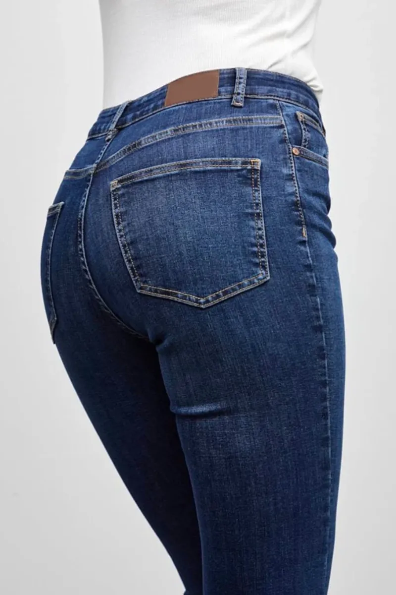 Classic Fit BootCut Jeans